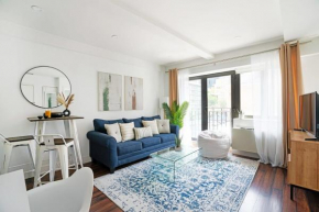 809-3A 1BR Columbus Circle Elevator W&D